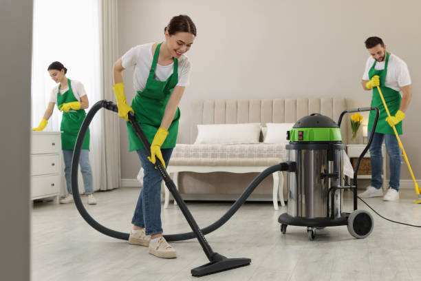 Nhân viên chuyên nghiệp, nhiệt tình của Công ty vệ sinh công nghiệp giá rẻ Cleanhouse24h